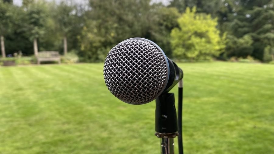 microphone lawn