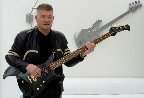 Jon Nicholls & The Warwick Buzzard Bass